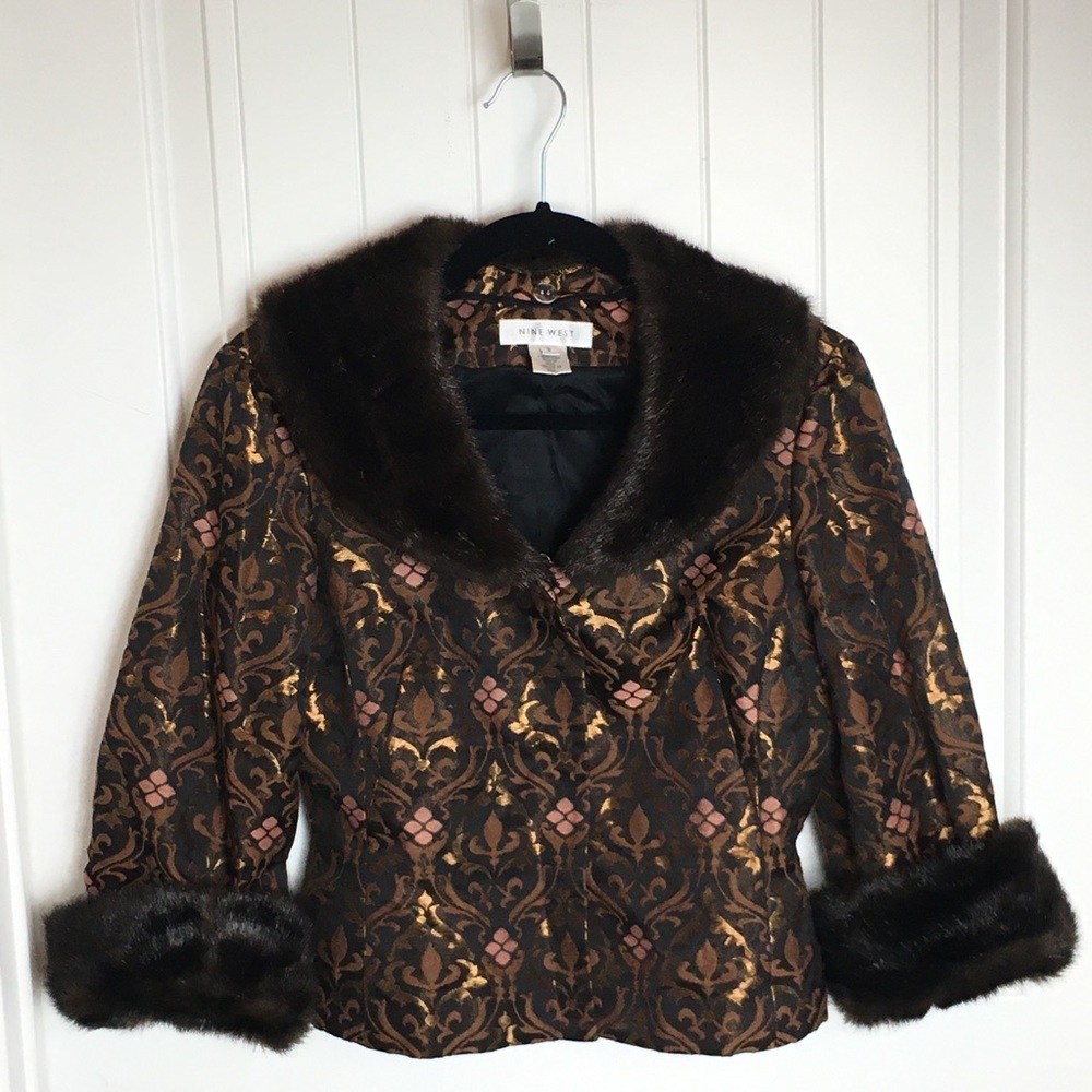 EUC Nine West size 2 lined jacket with faux fur